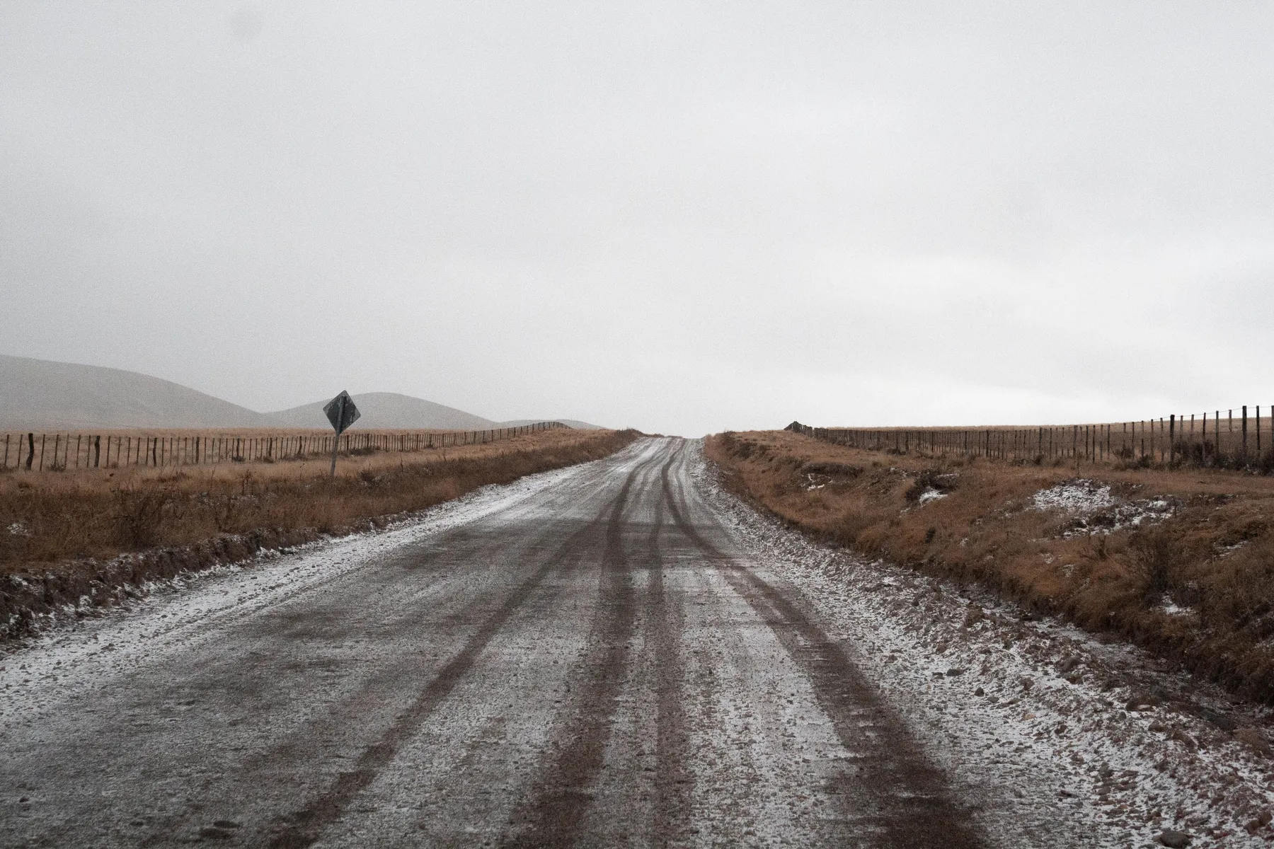 A country road through a winter landscape in Tupungato