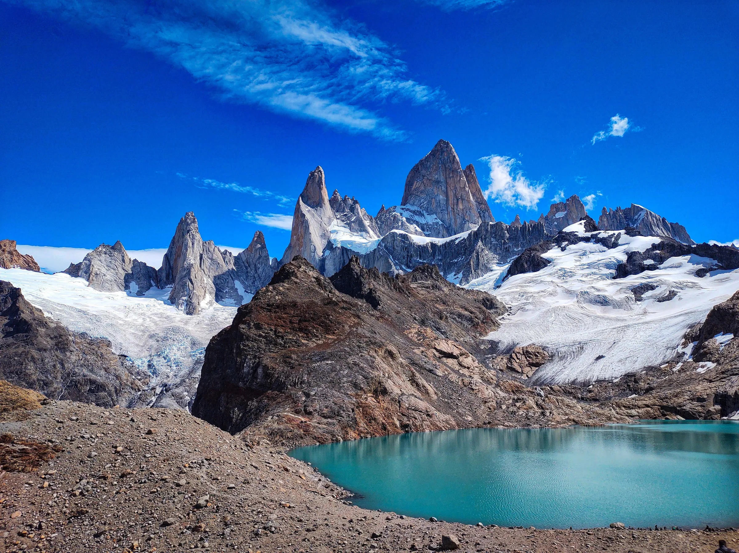 Rock formations, snow and granite in the Laguna de los Tres basin